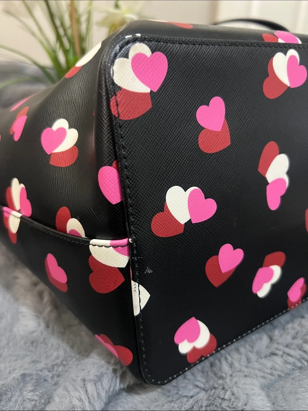 Kate Spade Margareta Black Tote with Pink and White Heart Print EUC retail $359